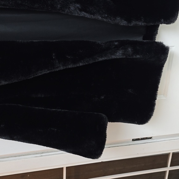 Zara Black Faux Fur Coat - Picture 6 of 16